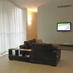 Delfina 公寓式酒店
