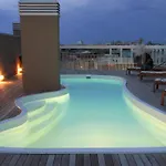 Delfina 公寓式酒店