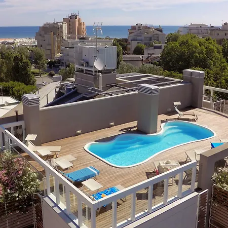 Delfina アパートホテル