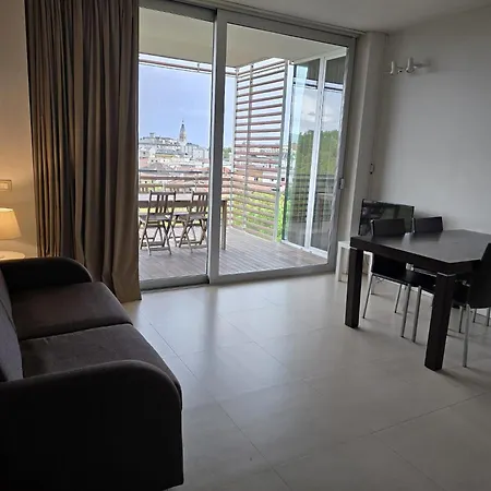 Apart-hotel Delfina 3*