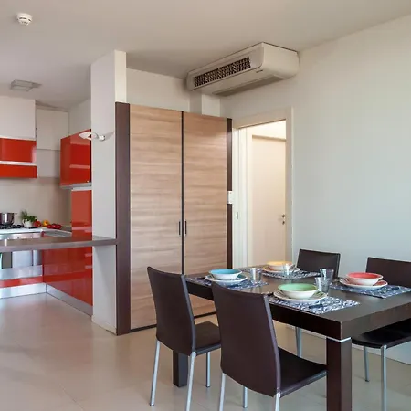 アパートホテル Delfina