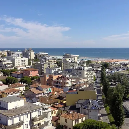 Apartahotel Delfina 3*