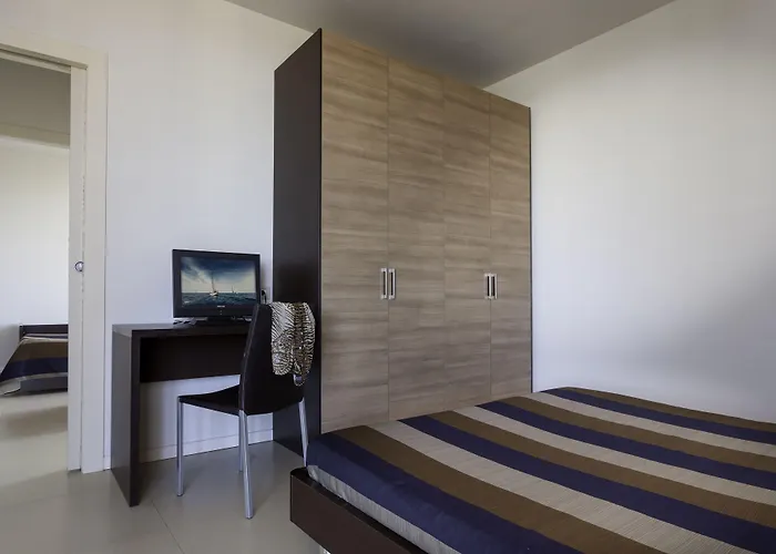 Delfina Aparthotel