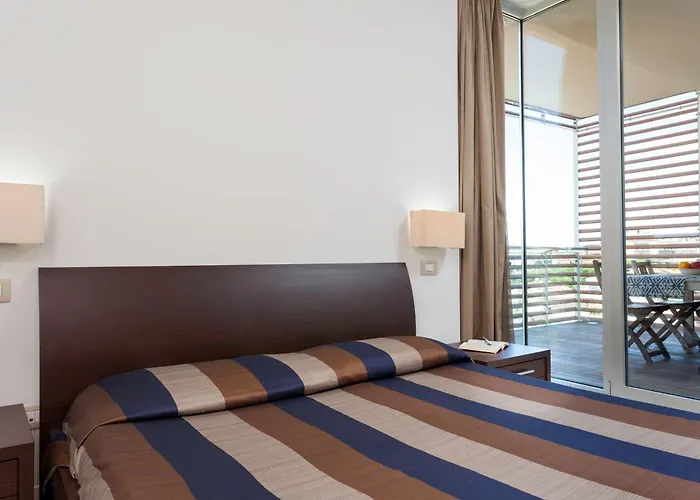 Delfina Aparthotel