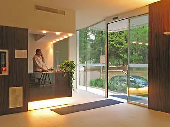 Delfina Aparthotel 3*